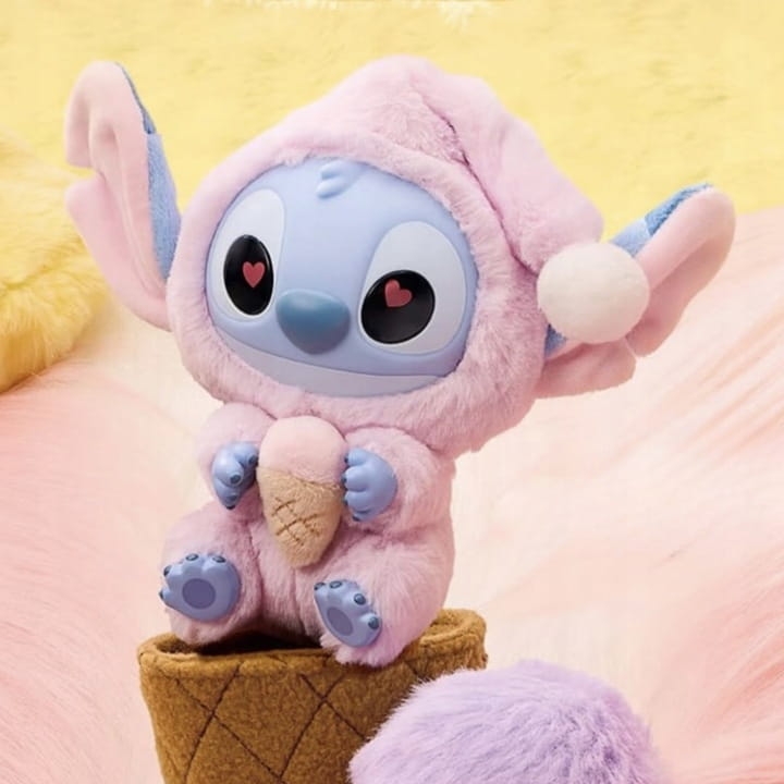 MASKOTKA-LALKA-BRELOK-FIGURKA-PLUSZAK-NIESPODZIANKA-STITCH-LABUBU-LALECZKA-Material-tkanina.jpeg